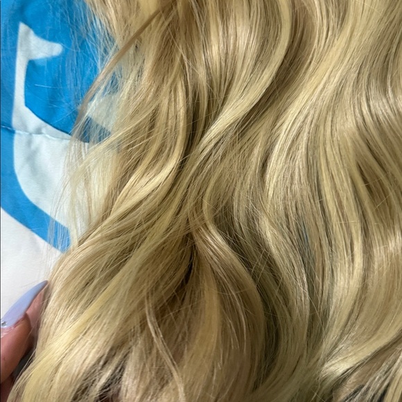 Blonde Wavy Hair Extension - Picture 6 of 7